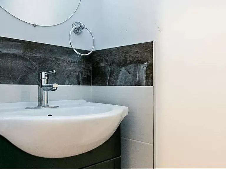 330 Harman St #1L — Photo 16