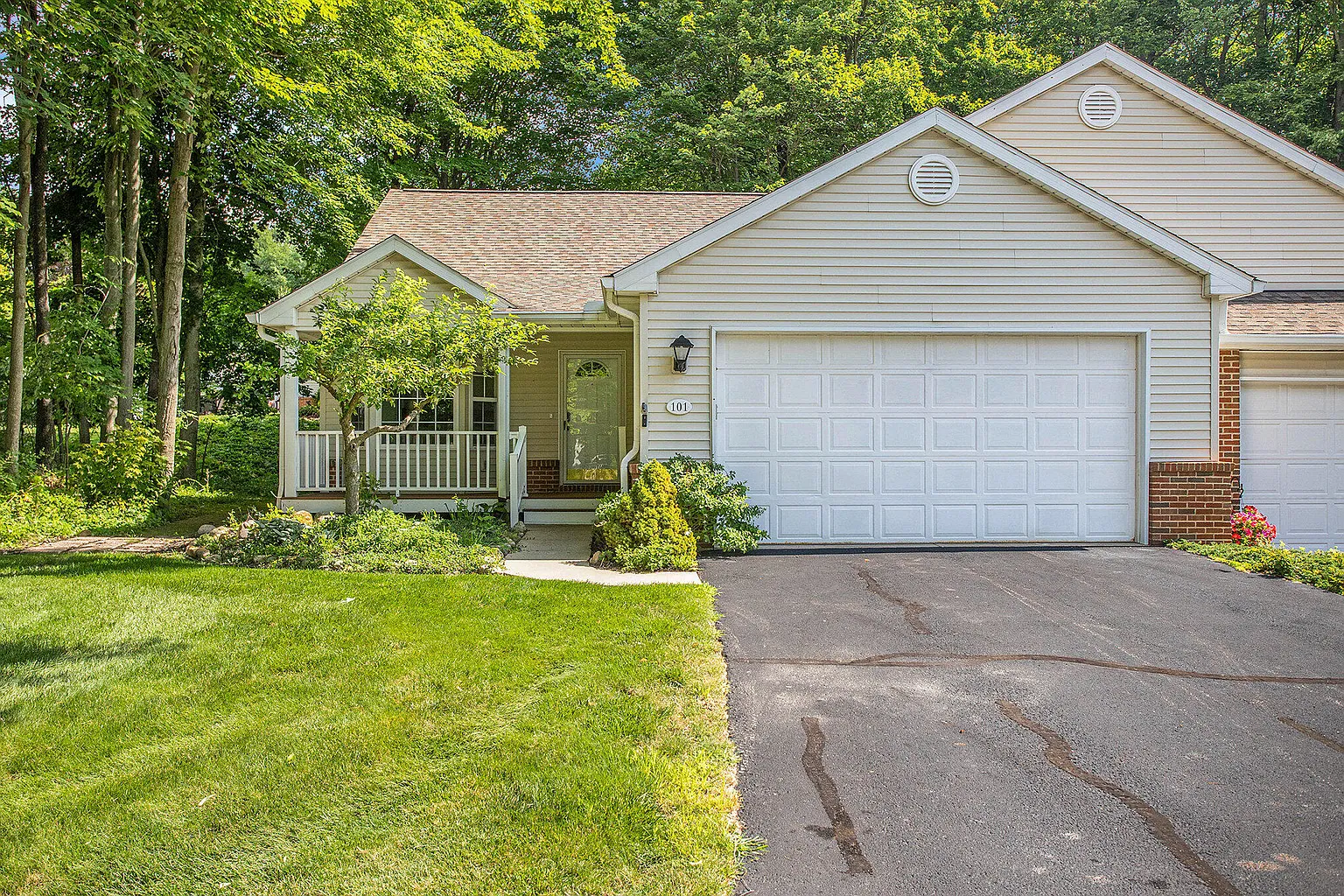 101 Chauncey Ct photo 1