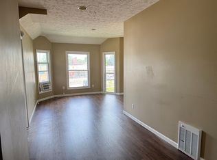 510 W Washington St APT 02, Bloomington, IL 61701