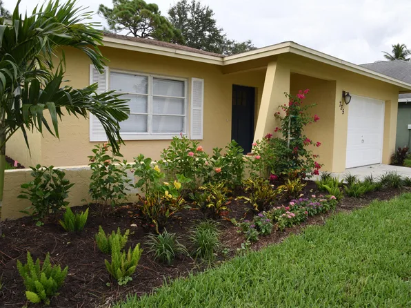 735 98th Ave N, Naples, FL 34108