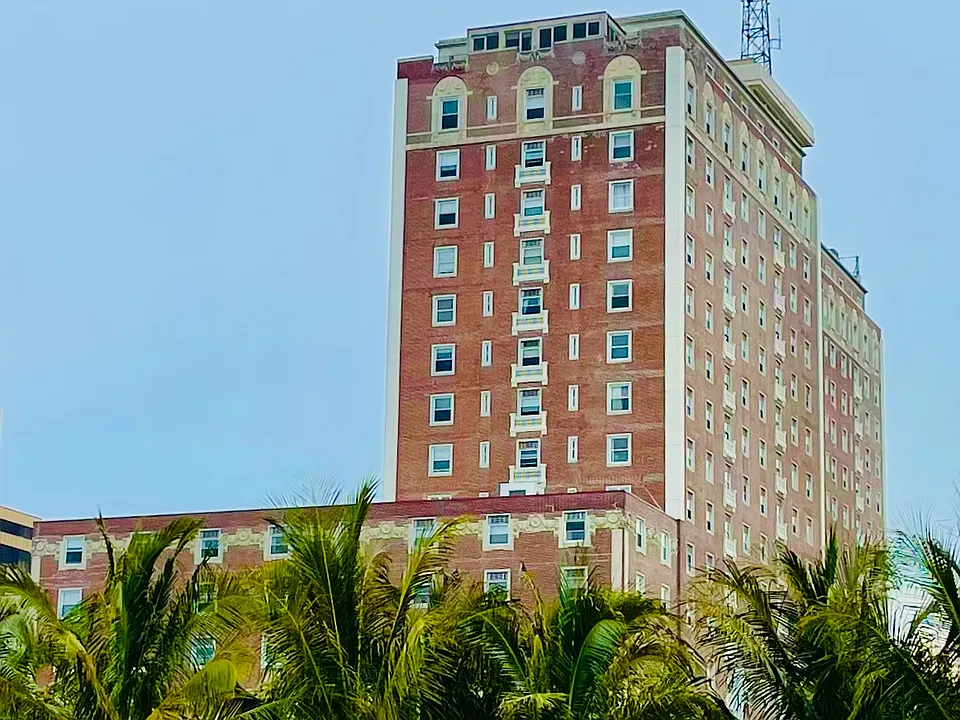 2715 Boardwalk #606