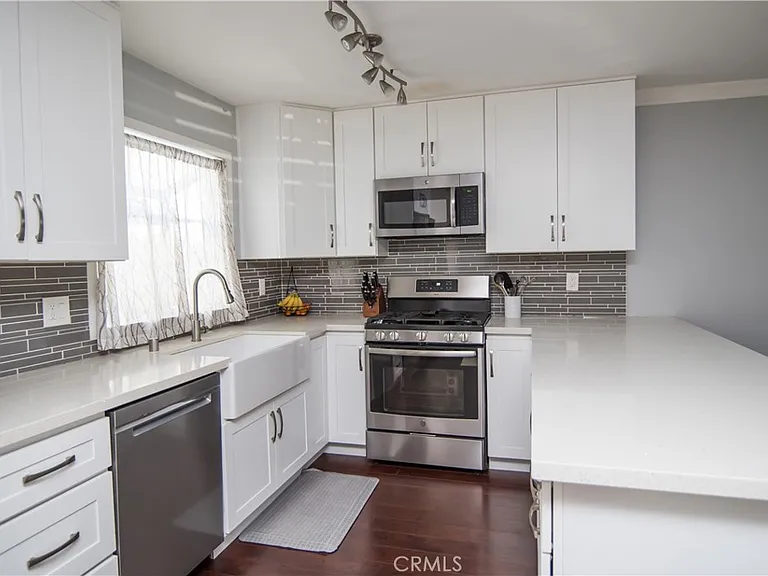 2330 Vanguard Way #A103 — Photo 5