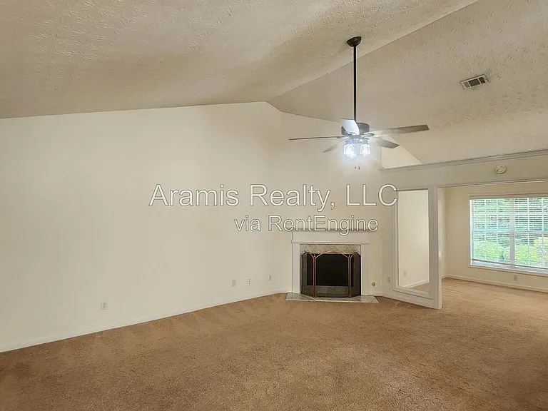 3241 Cranberry Ln — Photo 2