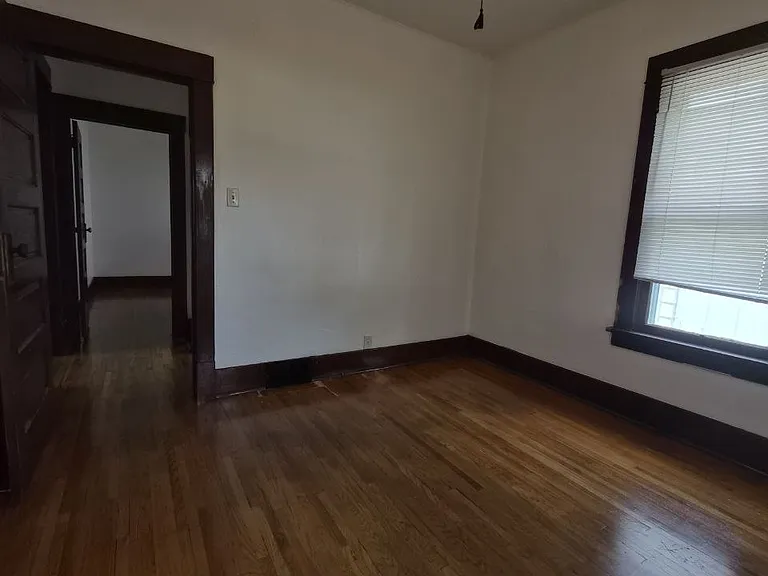 130 Rhey St — Photo 3