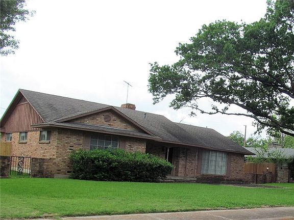 2nd image of 2214 Sea Island Dr
