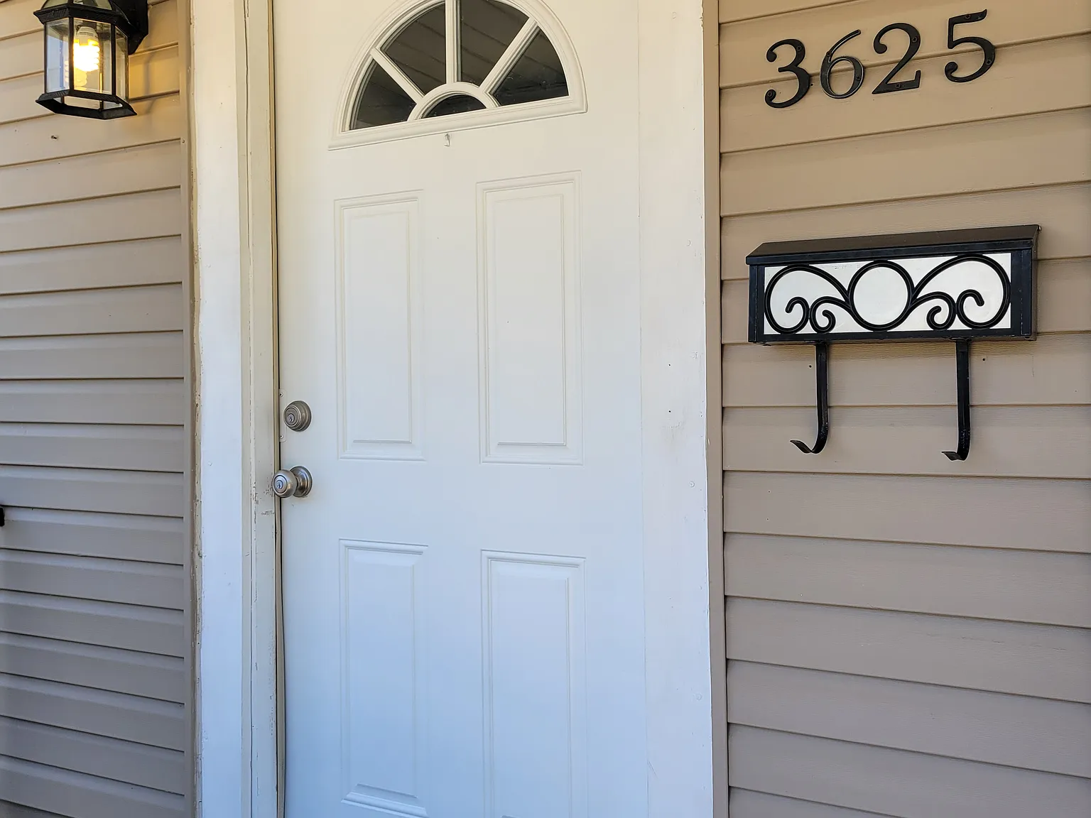 3625 Crestline Rd — Photo 2