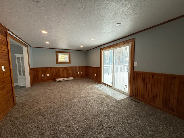 17901 Delavan Ave — Photo 6
