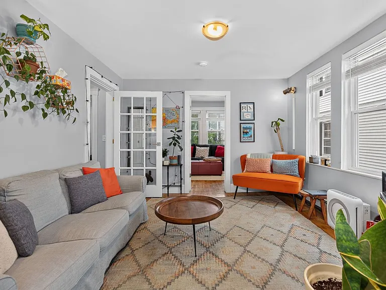 52 Mansfield St — Photo 3