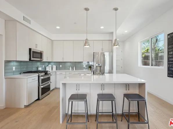 1746 Garfield Pl #203, Los Angeles, CA 90028