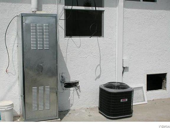 3rd image of 1003 S Bruce Ln