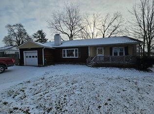 5924 Lakeshore Rd, Cicero, NY 13039