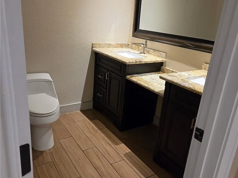 2712 W Oakey Blvd — Photo 24