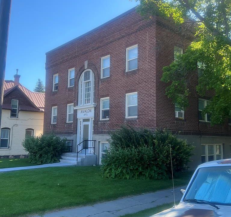 1st image of 525 Walnut St #27