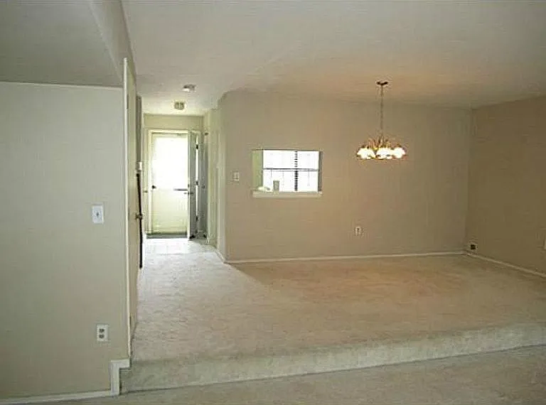 Building Photo - 239 Hampshire Ct