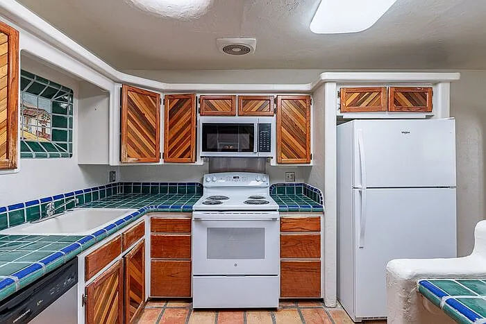 3118 N Santa Rita Ave — Photo 11