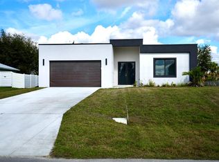 313 NE 9th St, Cape Coral, FL 33909