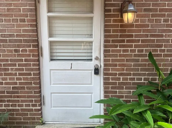 114 N. Cypress Street