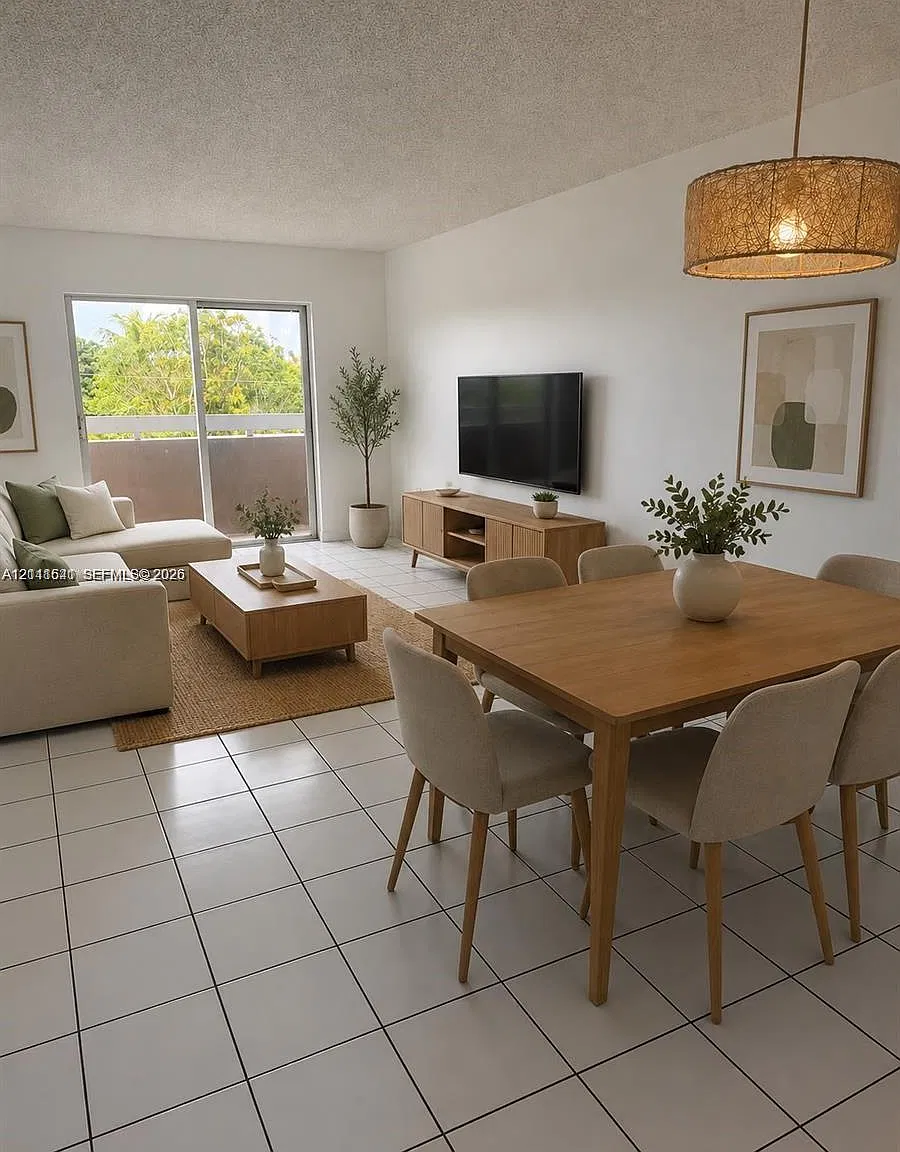 Poinciana At Miami Condo — Photo 1