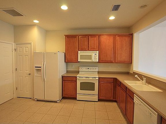 2nd image of 4172 Highwood Dr