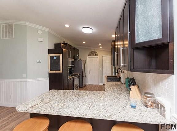 3rd image of 10 Westchester Ln