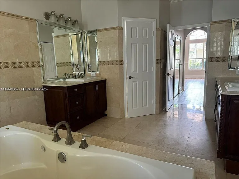 1302 NW 139th Ave — Photo 11