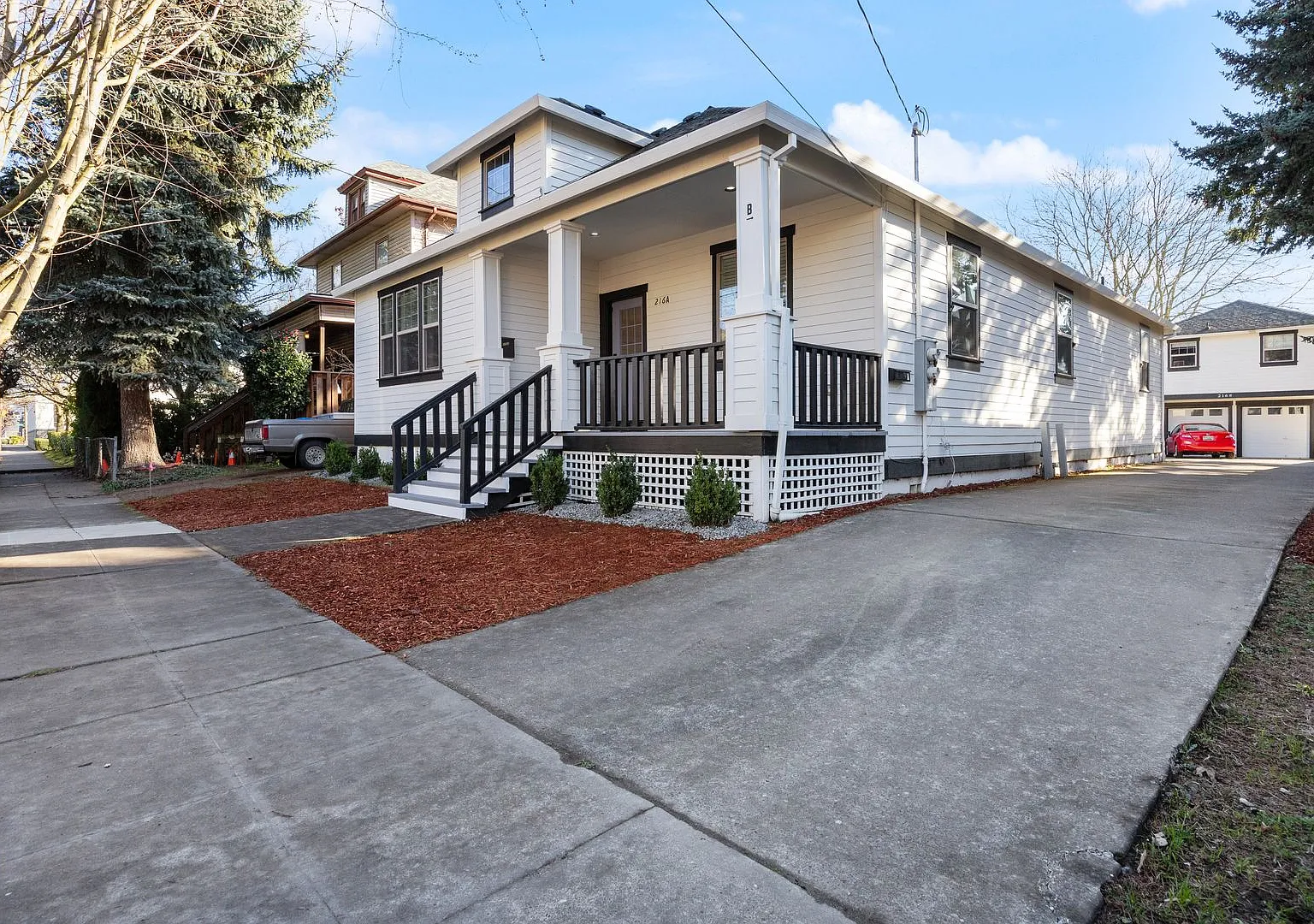 3 Bed, 2 Bath Craftsman style home - NE PDX — Photo 2