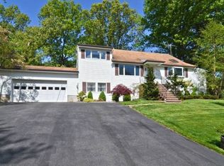 631 Woodland Ave, Northvale, NJ 07647