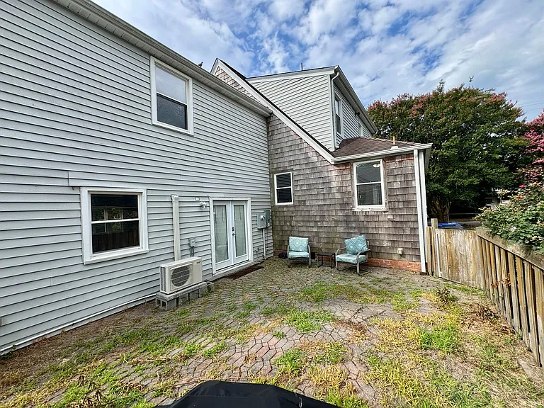 9251 Atwood Ave — Photo 48