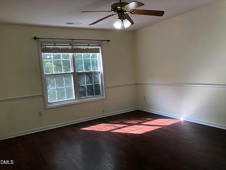 814 Bristol Blue St — Photo 15