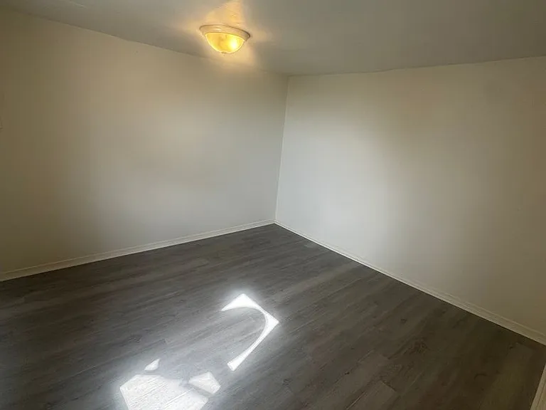 12th St 222 N — Photo 8