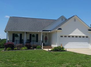 427 Bollweevil Way, Wellford, SC 29385