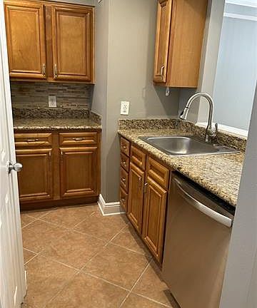 5th image of 1020 Saint Julien Dr APT 103