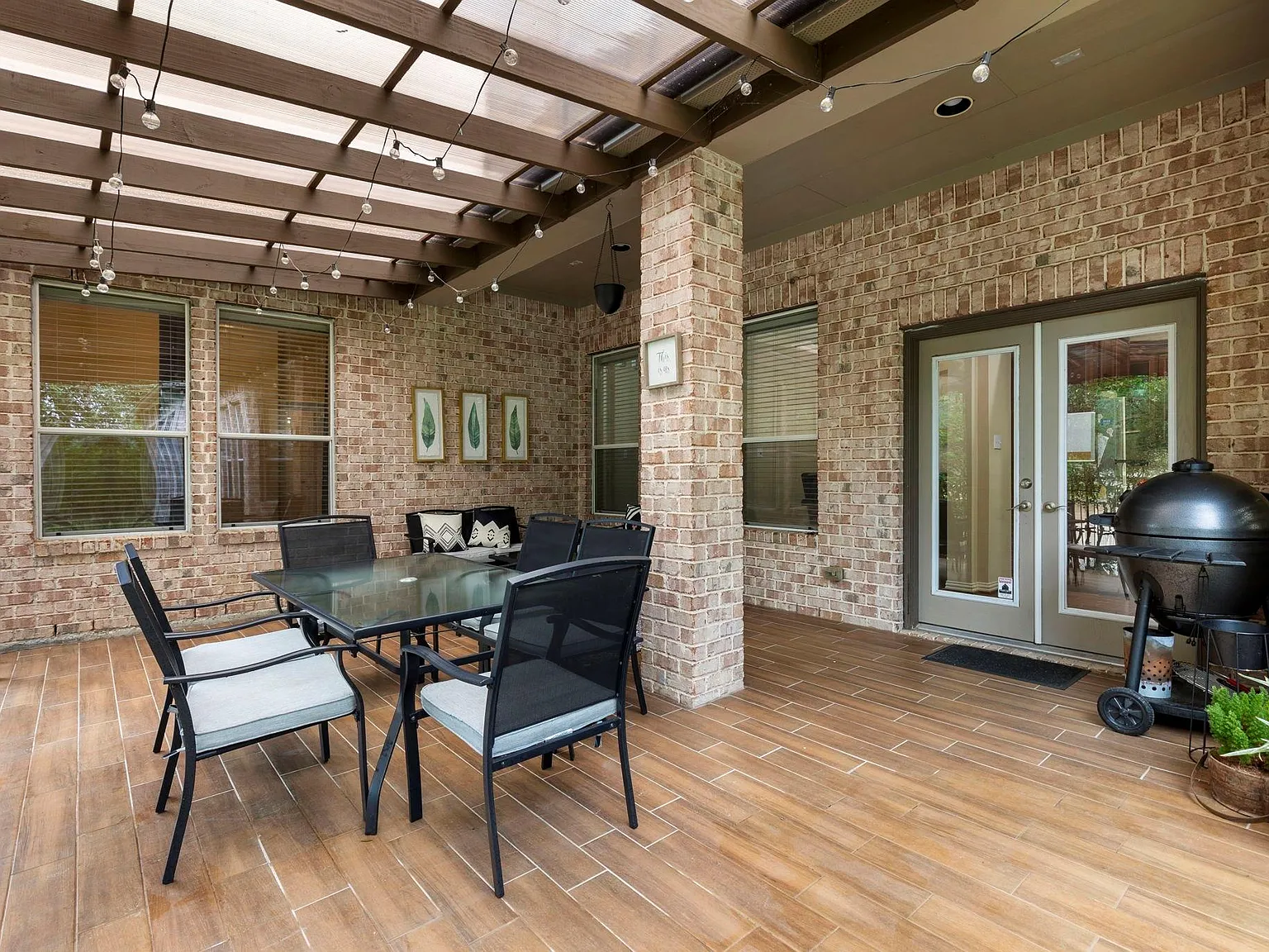 4 bed, 3.5 bath, 3249 sqft, $4,500 — Photo 1