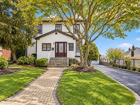141 Buckingham Rd, Yonkers, NY 10701