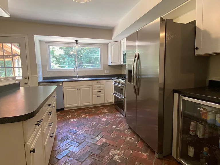 2310 Wesbriar Ct — Photo 14