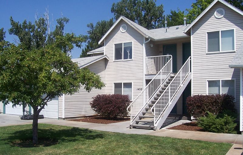 1452 N. Bluff Place