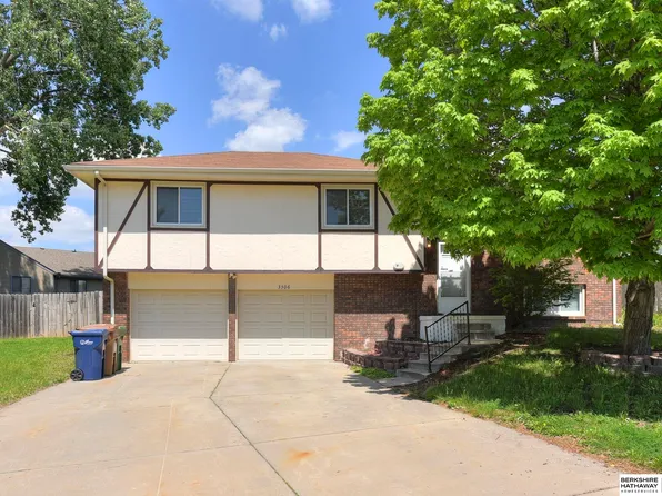 3306 E Dutchman Cir, Bellevue, NE 68123