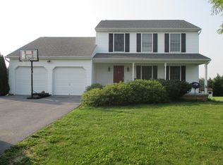 636 Michigan Dr, Falling Waters, WV 25419