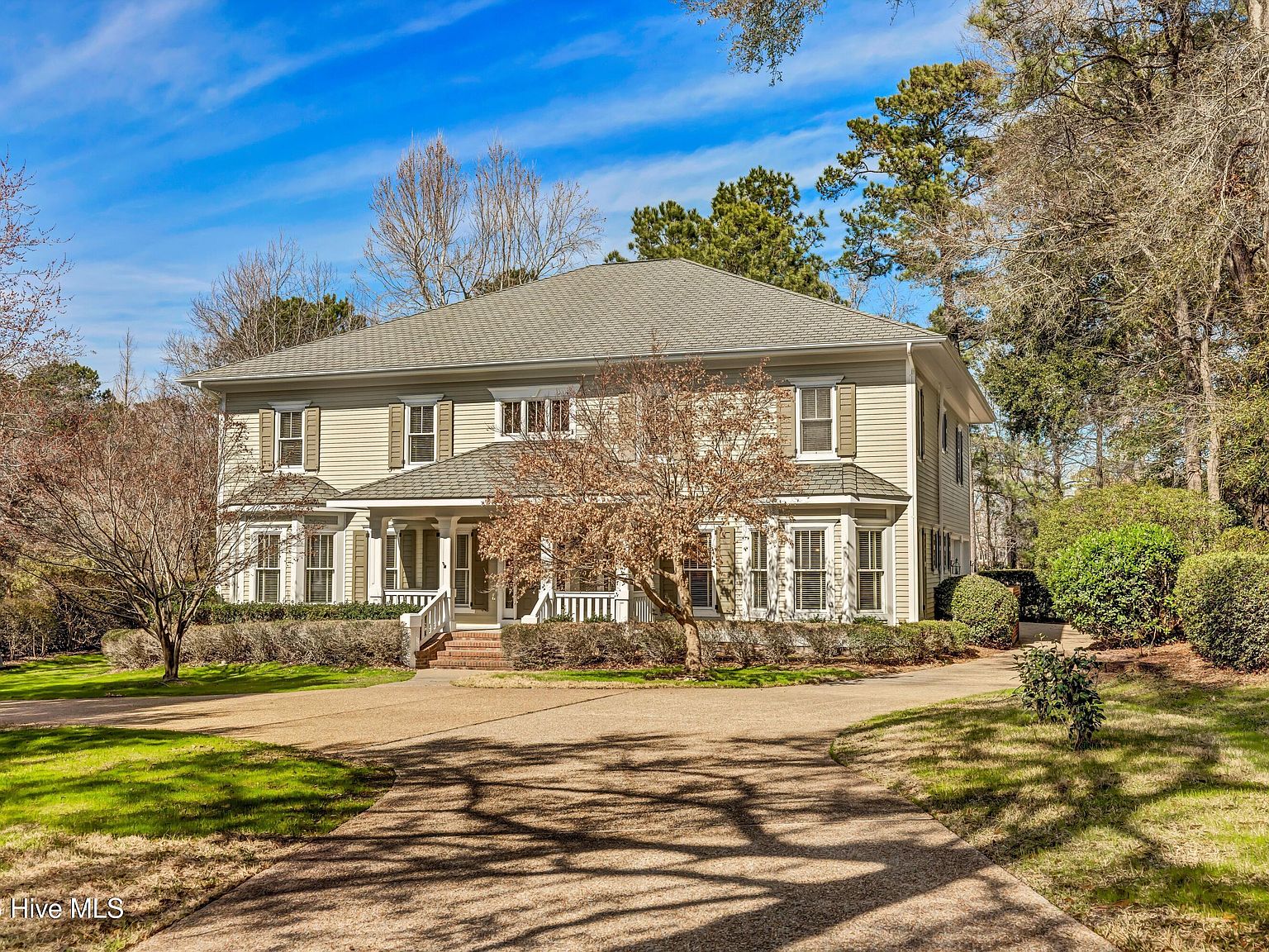2201 Pinehurst Place