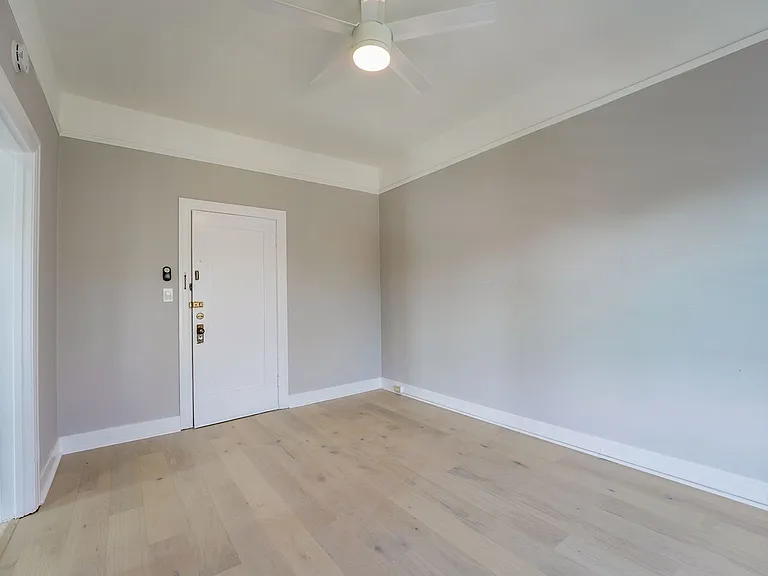 310 G St — Photo 7