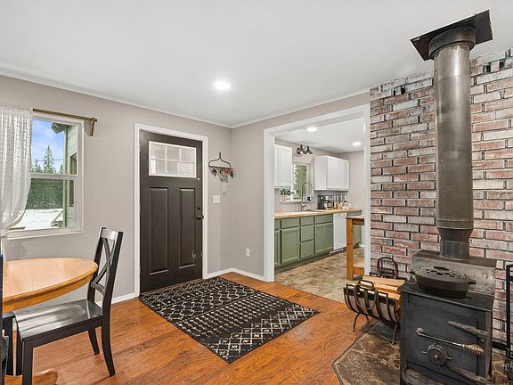 3rd image of 79 Willow Dr