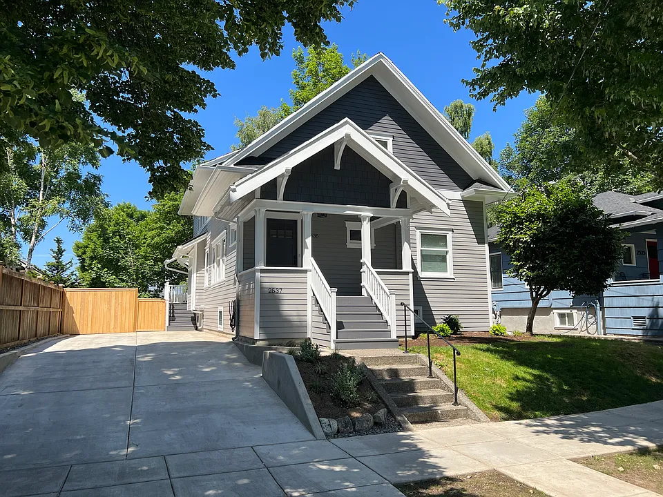 2537 SE 33rd Pl