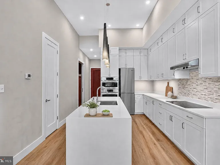 801 N Fairfax St #137 — Photo 3