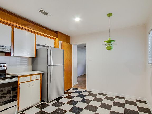 Nice bright and light kitchen