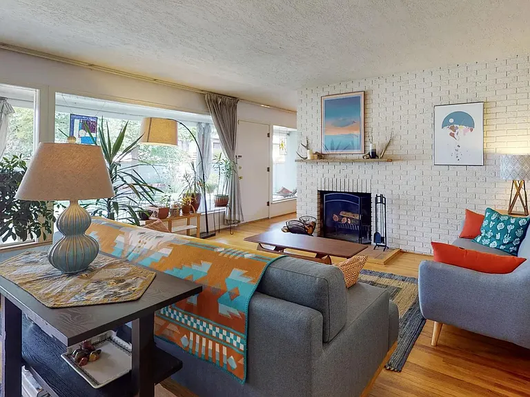 5100 Constitution Ave NE — Photo 3