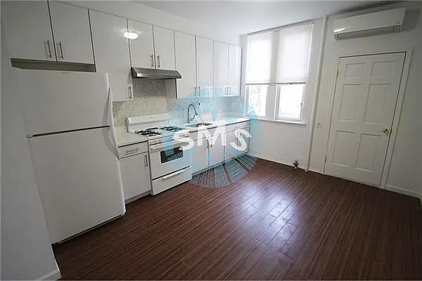 Rented by Space Marketing Shop | media 53