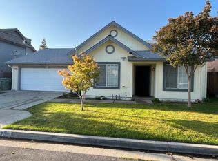 2082 E Minarets Ave, Fresno, CA