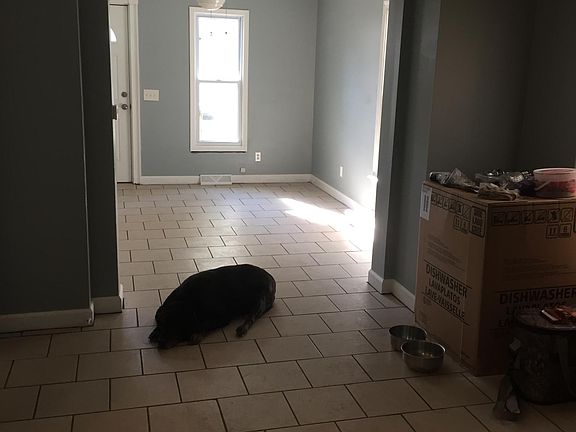 4th image of 621 Woodlawn Ave