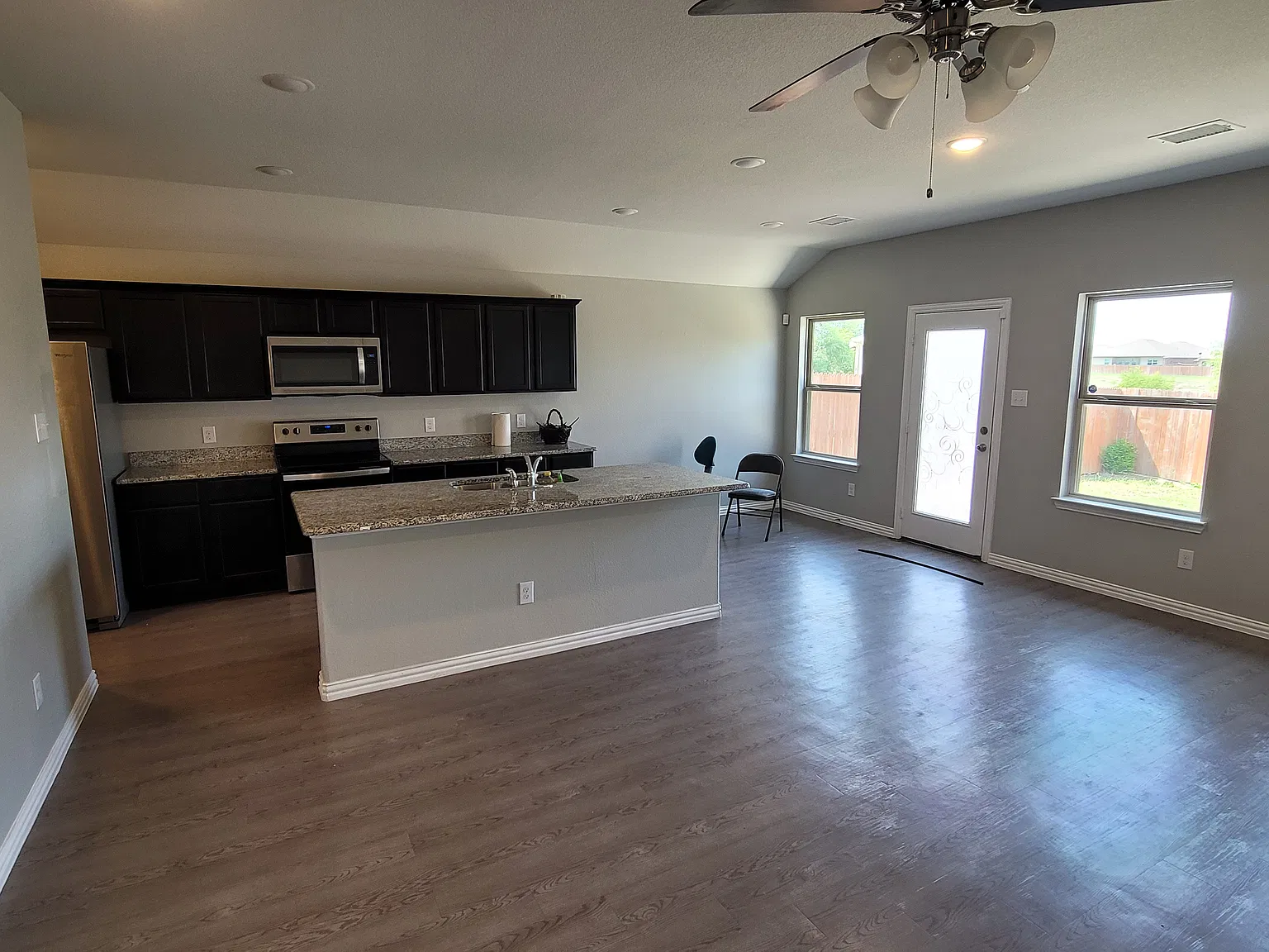 4 bed, 1677 sqft, $1,900 — Photo 3
