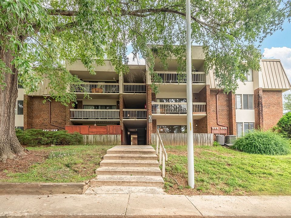 1st image of 500 Umstead Dr APT B102